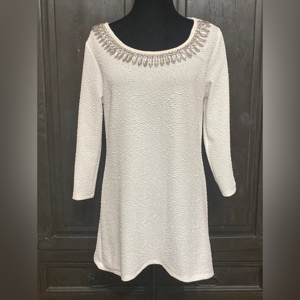 La Vanya white oversized tunic with sparkly rhinestones on neckline. Size medium